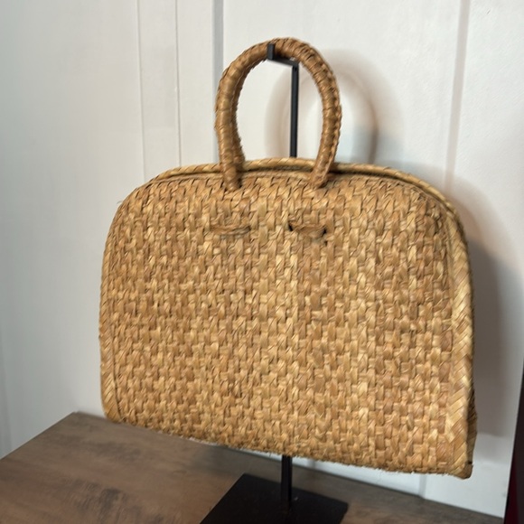 Handcrafted Straw Tote Bag with Floral Design - Picture 4 of 4